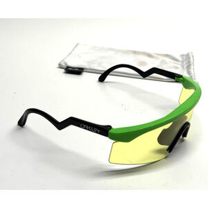 Vintage 1989's Oakley Razor Blades Sunglasses Green Yellow Lens